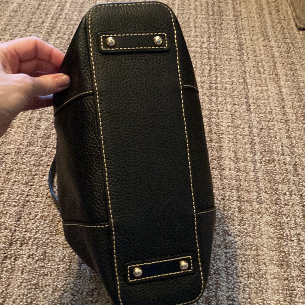 Dooney & Bourke Black Leather Shoulder Bag with Contrast Stitching - Picture 3 of 8